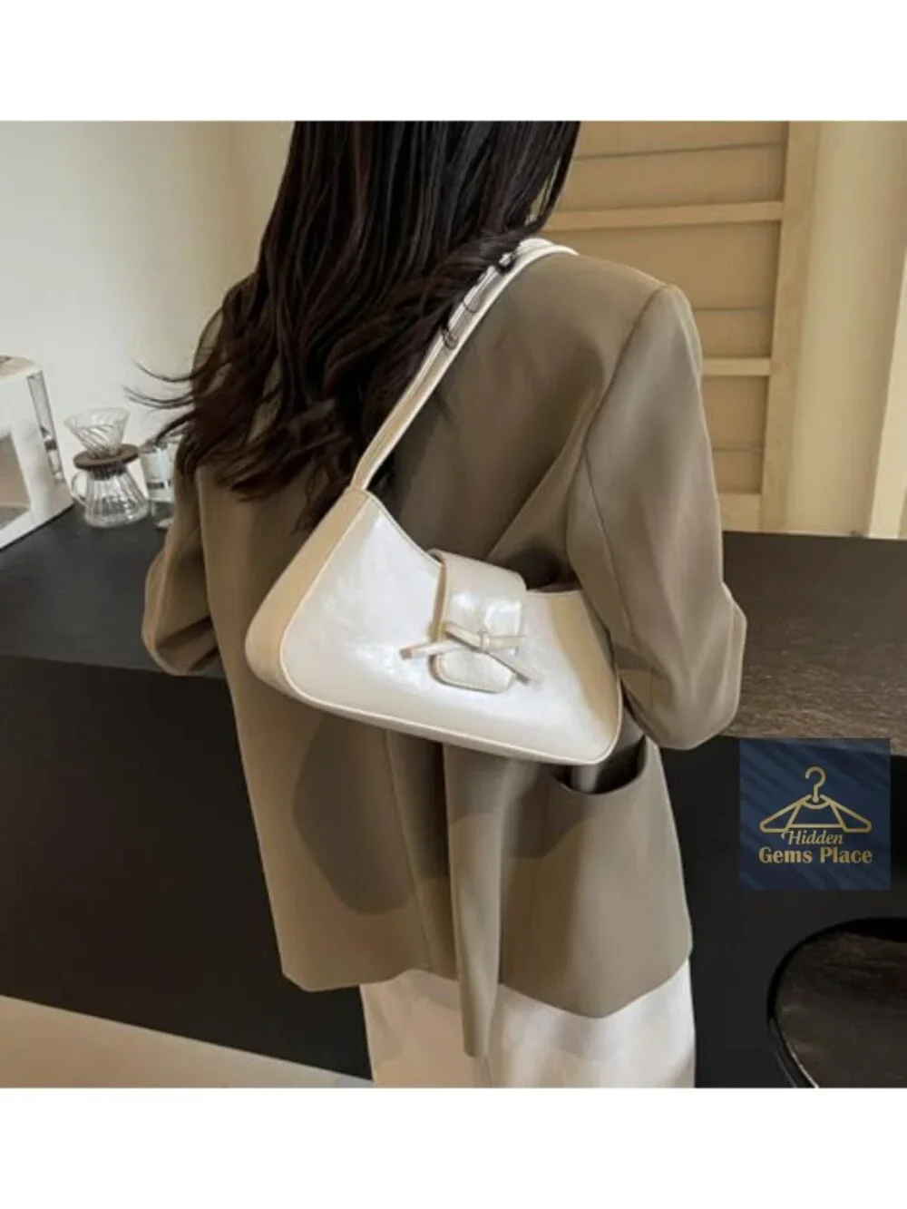 Patent Leather Hobo Handbag with Bow Detail Y2K Shoulder Bag